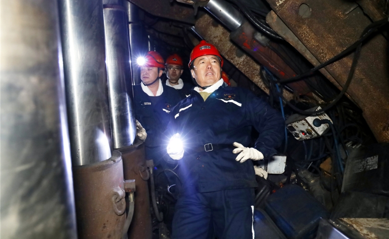 韓福生在峻德礦宣講調(diào)研檢查時強(qiáng)調(diào) 準(zhǔn)確把握全會精...